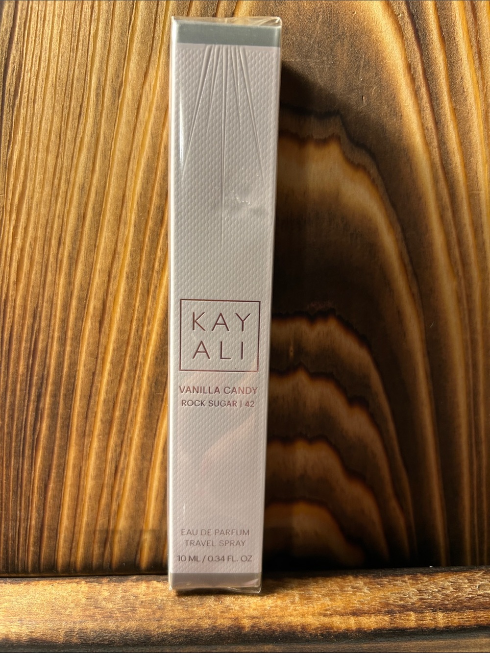 Kayali Vanilla Candy Travel Spray in Light Pink 10 ml spray